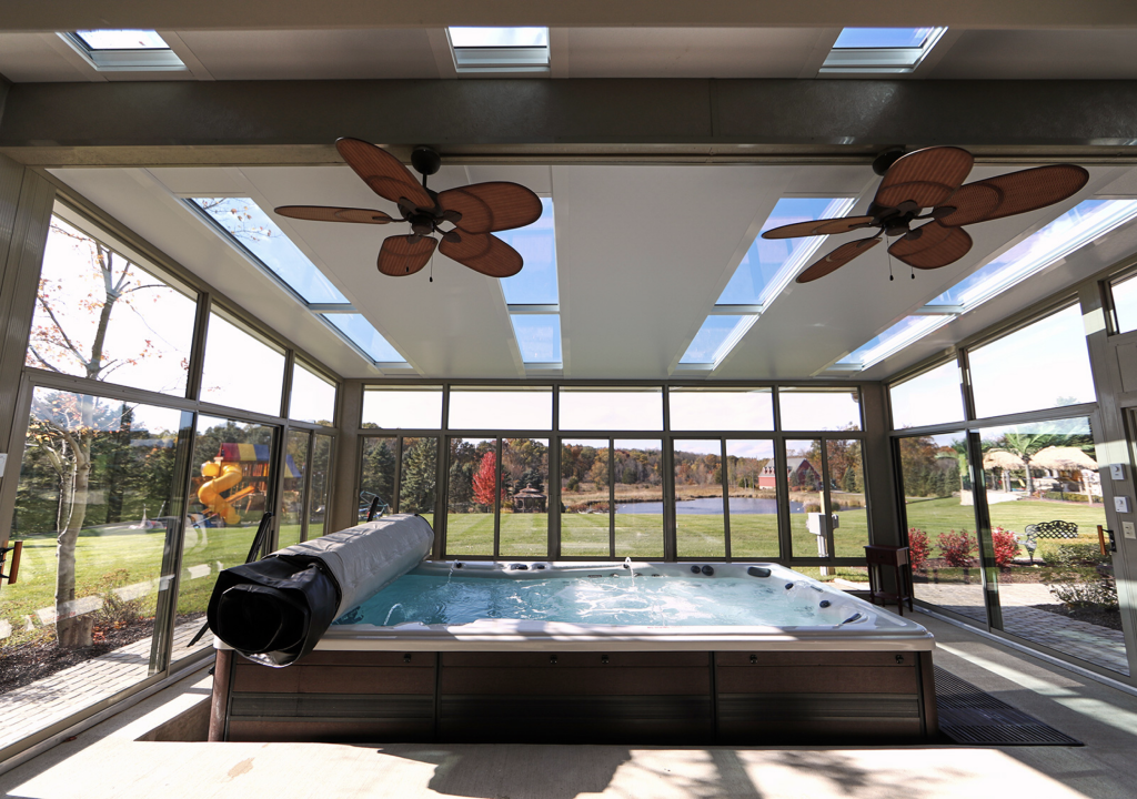 Website Sunroom over hot tub SNRM StudioSkyV VV Ut Lt Ss Insd Day 0001 SwimSpaSte