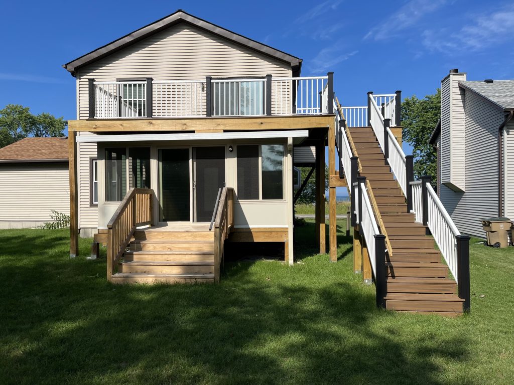 deck 2 story lake michigan IMG 1772 (1)