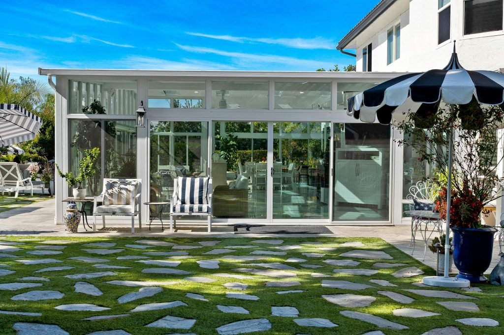 sunroom skyview outside shot white shot 4 very nice pic e8a03086 cace 4cf4 8851 aee8d2ee59bd