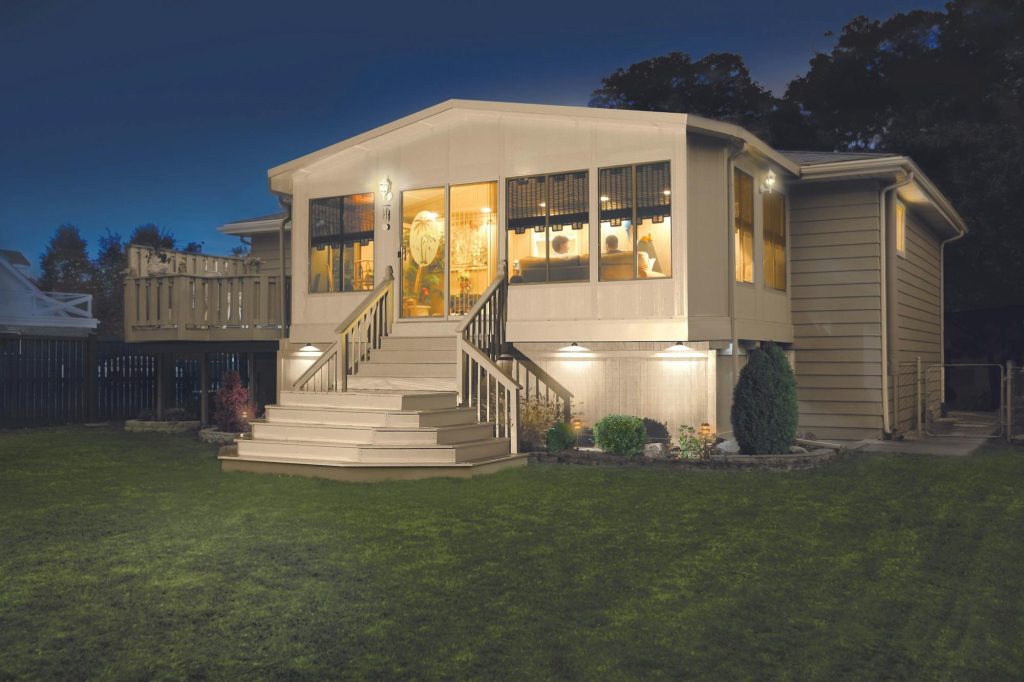 screen room night time shot 382bd14d 5da0 400b 8d51 740dbc6d5382