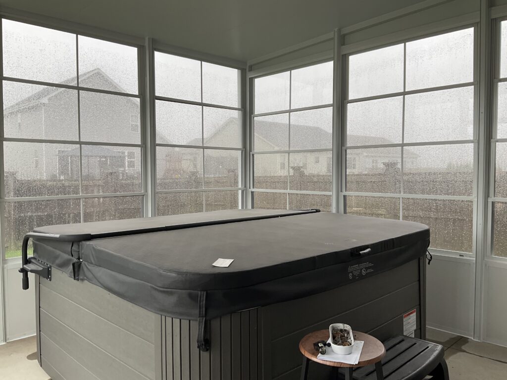 EZE Breeze inside shot w hot tub 6399CB6E 7F33 4F1E BC82 F4AC96C1EDC4
